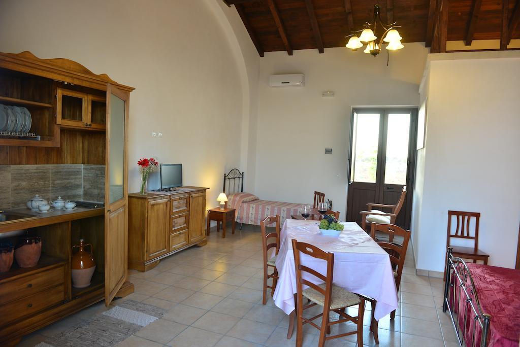 Masseria Sucea Martano Zimmer foto